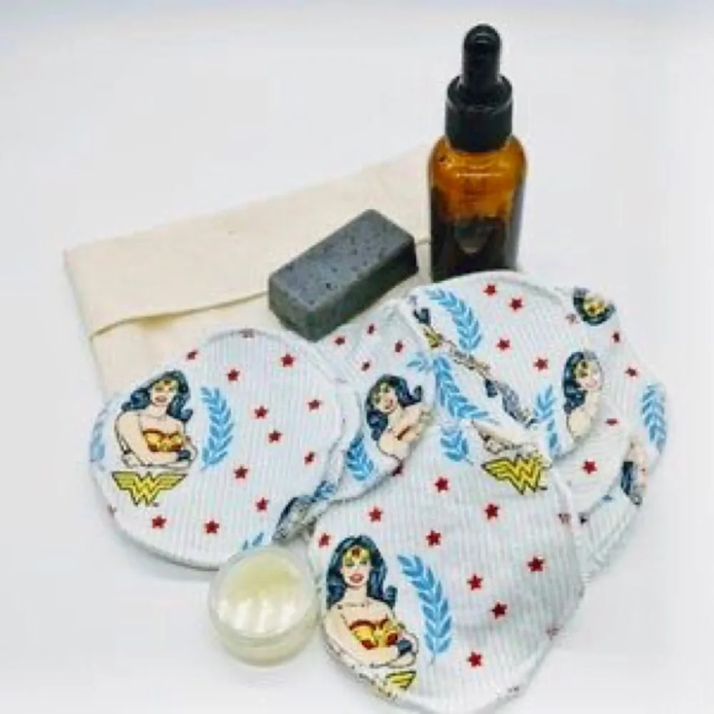 NWT Wonder Woman Reusable Organic Cotton Rounds